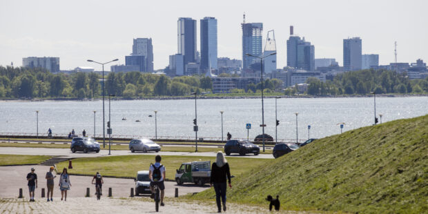 Keskipalkka nousi Virossa 1 242 euroon